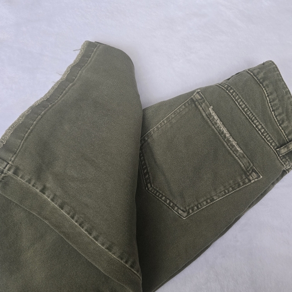 Mid Rise Wide Leg Jeans - Picture 7 of 8